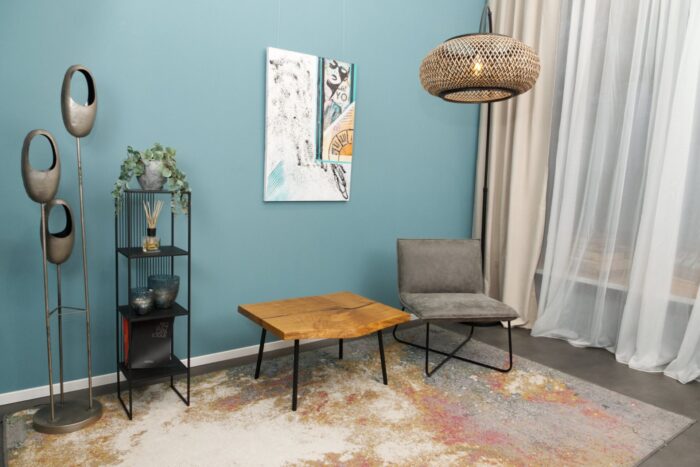 Expoxidharz-Couchtisch Vinco aus Eiche (80 x 59-73 cm) – Bild 2