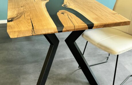 Epoxidharz-Tisch aus Eiche