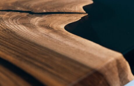 Epoxidharz-Tisch aus Nussbaum