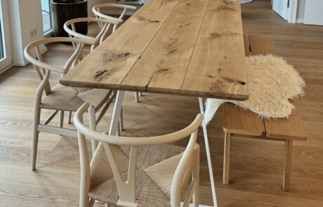 Massivholz-Esstisch aus Eiche