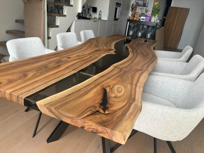 Nussbaumtisch Solaro mit Epoxidharz und Ansteckplatte – Bild 4