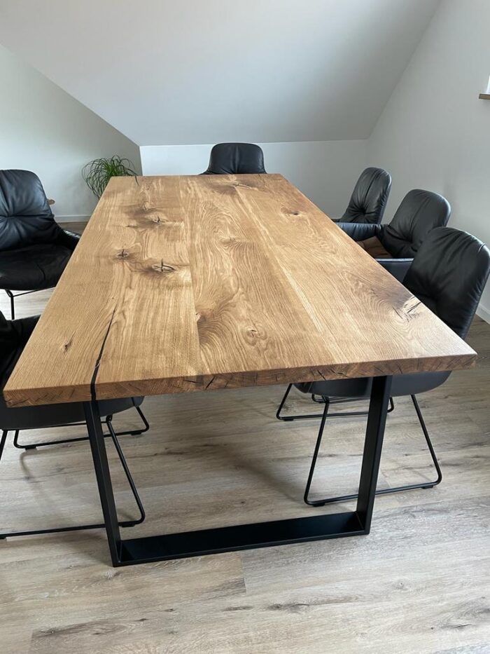 Modell Linea – Moderner Massivholztisch aus Eiche  – Bild 3