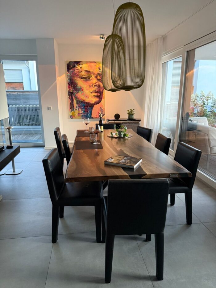 Rivora – Exklusiver Nussbaum-Tisch mit rauchgrauem Epoxidharzfluss – Bild 5