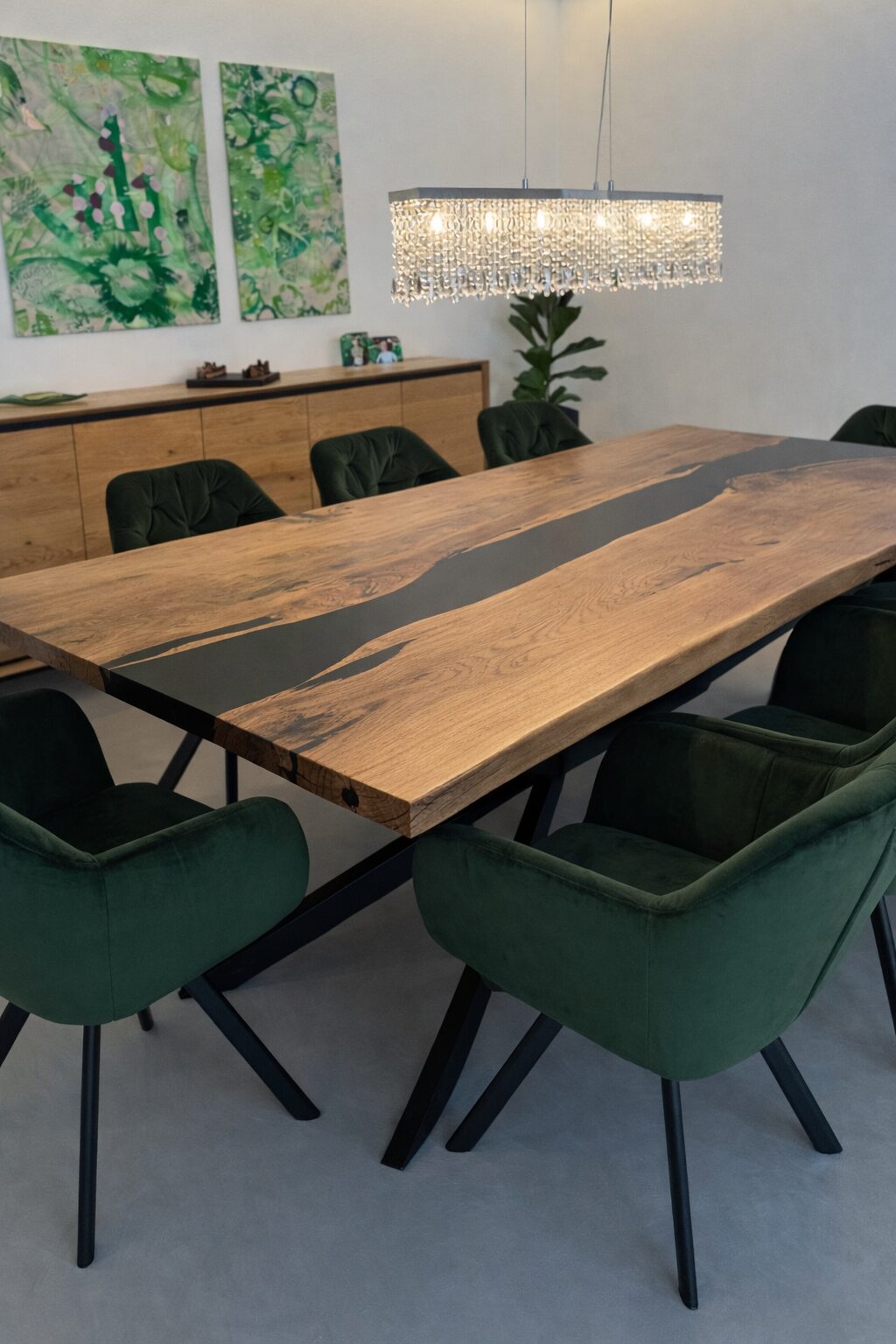 Arveno - Charakterstarker River Table aus Eiche und Epoxidharz