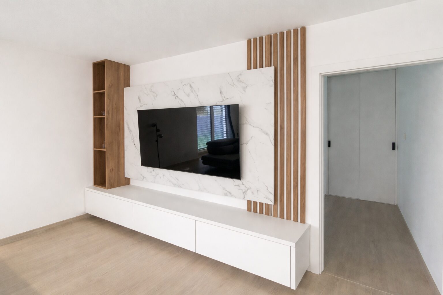 Wohnwand nach Maß in Wunschfarbe Wohnzimmerwand nach Maß mit LED